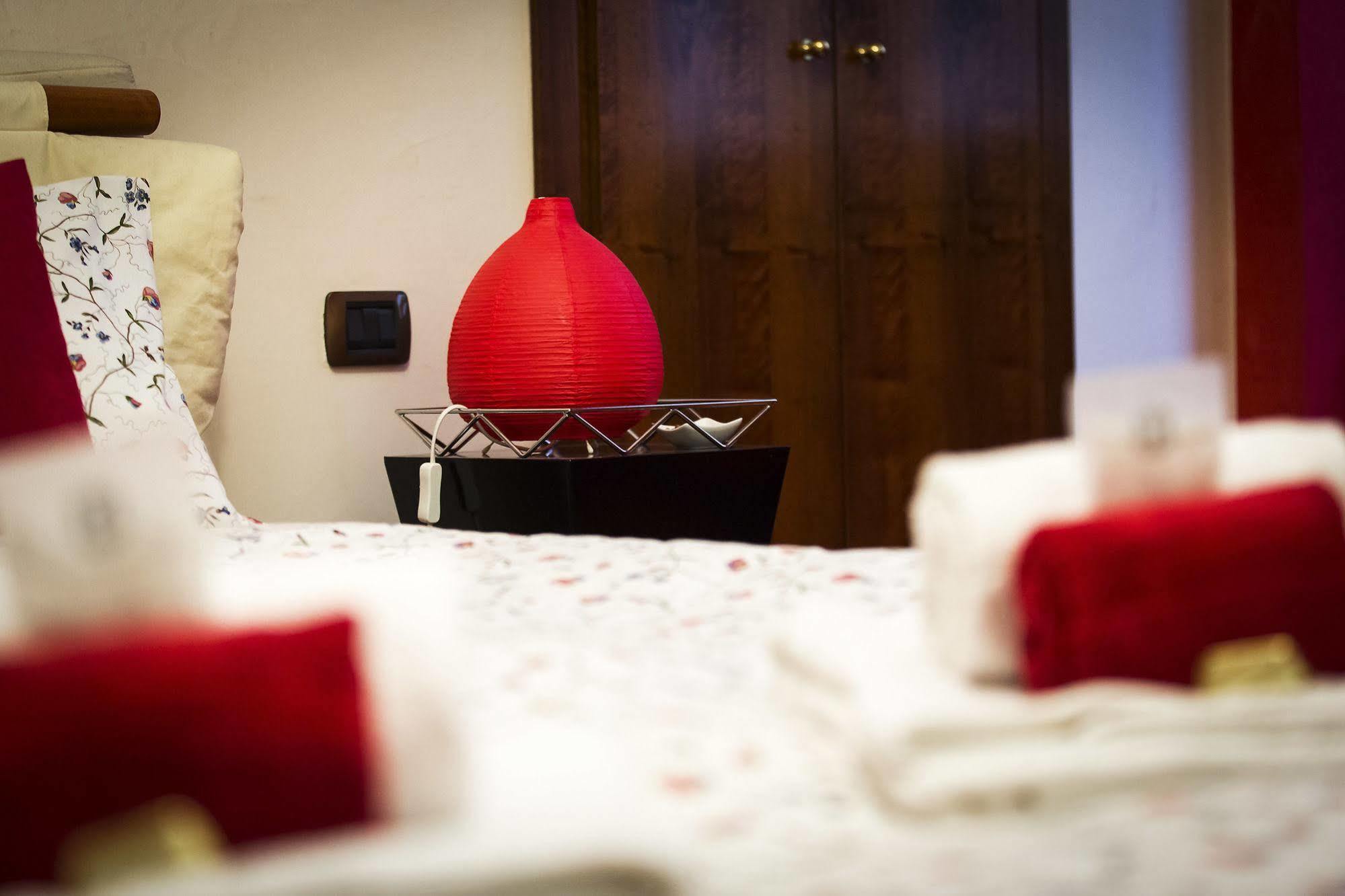 Ferienwohnung La Rosa Scarlatta Bergamo Exterior foto